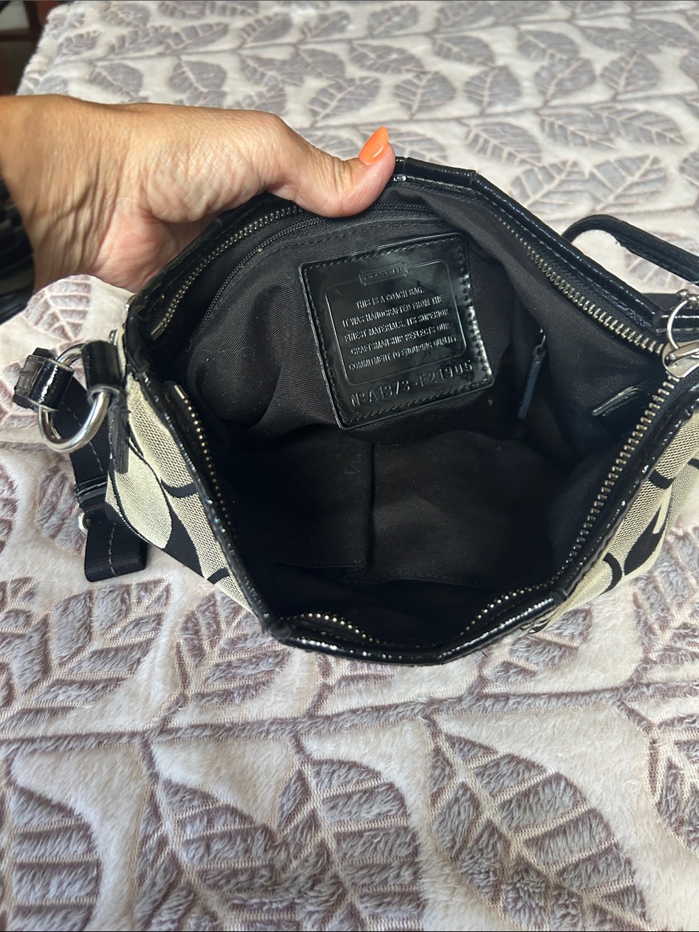 Used Coach Black and grey Signature Crossbody Shoulder Bag with free coin purse - Picture 4 of 8